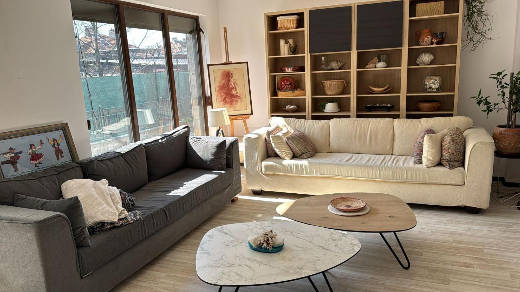 Kazanlak Large Guest House Apartment Near The Center With Full Kitchen & Dining Room, King Beds, Garden Patio, Free Parking & Self Check-In Ngoại thất bức ảnh