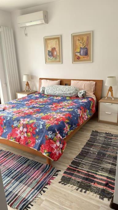 Kazanlak Large Guest House Apartment Near The Center With Full Kitchen & Dining Room, King Beds, Garden Patio, Free Parking & Self Check-In Ngoại thất bức ảnh