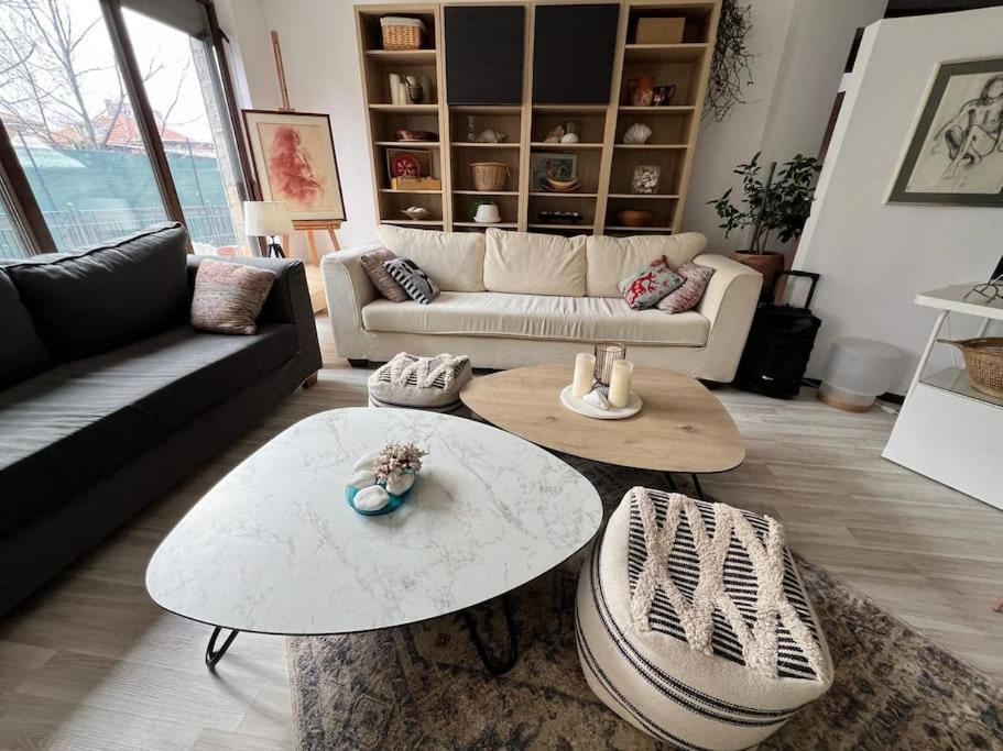 Kazanlak Large Guest House Apartment Near The Center With Full Kitchen & Dining Room, King Beds, Garden Patio, Free Parking & Self Check-In Ngoại thất bức ảnh