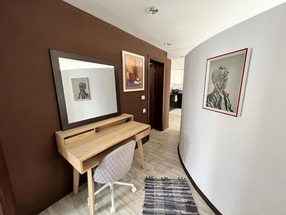 Kazanlak Large Guest House Apartment Near The Center With Full Kitchen & Dining Room, King Beds, Garden Patio, Free Parking & Self Check-In Ngoại thất bức ảnh
