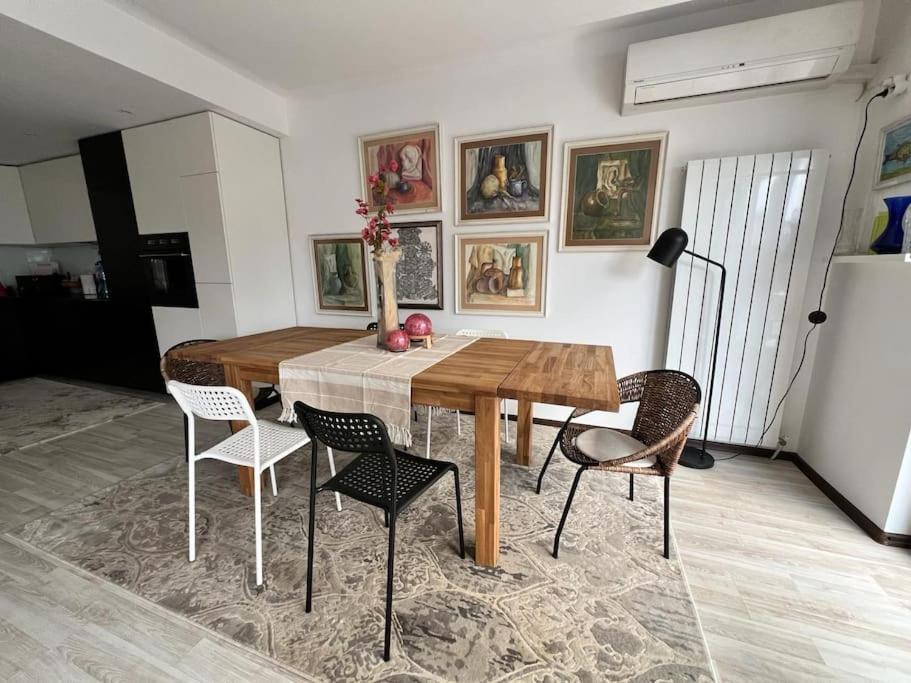 Kazanlak Large Guest House Apartment Near The Center With Full Kitchen & Dining Room, King Beds, Garden Patio, Free Parking & Self Check-In Ngoại thất bức ảnh