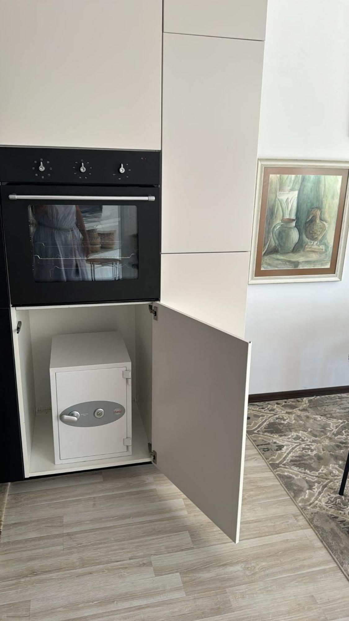 Kazanlak Large Guest House Apartment Near The Center With Full Kitchen & Dining Room, King Beds, Garden Patio, Free Parking & Self Check-In Ngoại thất bức ảnh